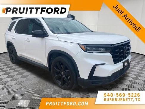 Used 2025 Honda Pilot Black Edition image 1