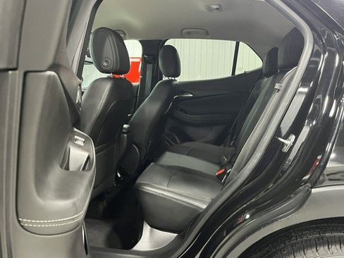Certified 2022 Buick Encore GX Preferred w/ Cold Weather Comfort Package AWD/4WD image 11