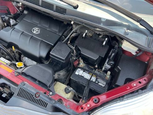 Used 2014 Toyota Sienna XLE FWD image 43