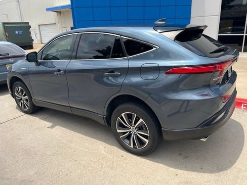 Used 2021 Toyota Venza LE AWD/4WD image 7