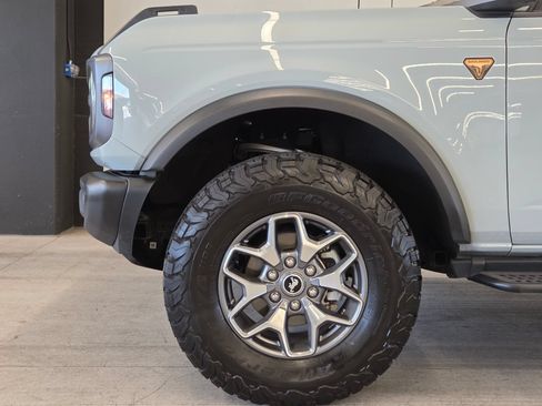 Used 2022 Ford Bronco Badlands AWD/4WD image 9