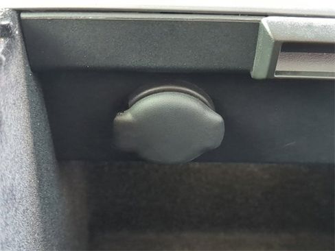 Used 2023 Tesla Model Y Long Range image 28