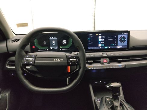 Used 2025 Kia K4 FWD image 22