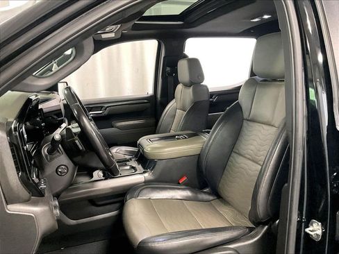 Used 2022 Chevrolet Silverado 1500 ZR2 w/ Technology Package AWD/4WD image 10