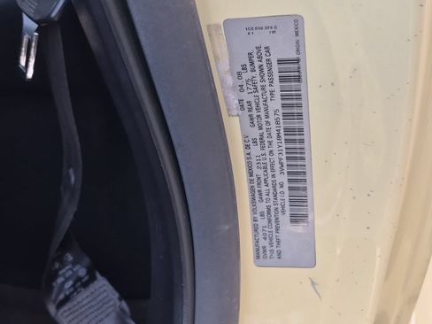 Used 2008 Volkswagen Beetle S FWD image 32