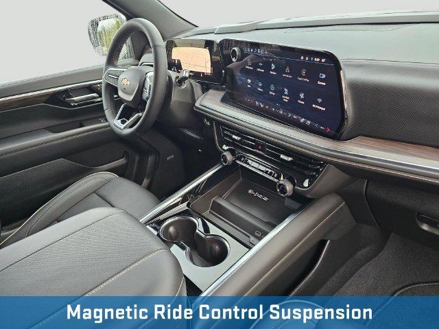Used 2025 Chevrolet Tahoe Premier AWD/4WD image 12