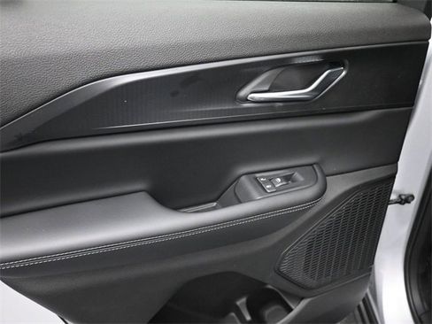 New 2025 Jeep Grand Cherokee Laredo X w/ Luxury Tech Group I image 14