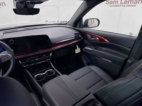 New 2026 Chevrolet Traverse Z71 w/ Driver Confidence Package image 25