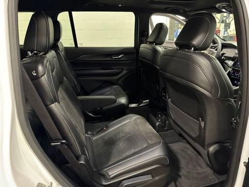 Used 2023 Jeep Grand Cherokee L Laredo AWD/4WD image 29
