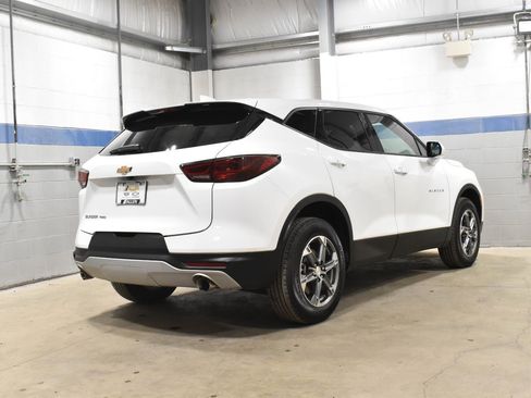 Used 2025 Chevrolet Blazer LT AWD/4WD image 27