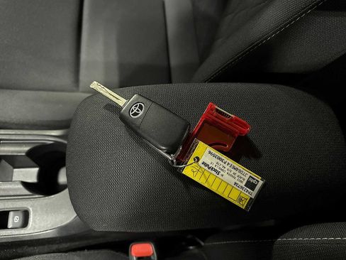 Used 2023 Toyota Corolla LE image 31