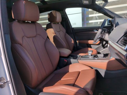 Used 2024 Audi Q5 e Premium Plus w/ Premium Plus Package image 34