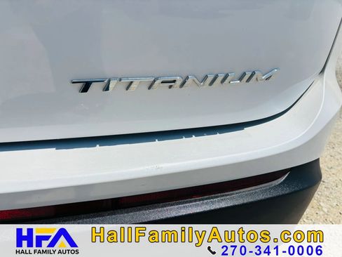 Used 2015 Ford Edge Titanium w/ Technology Package FWD image 33