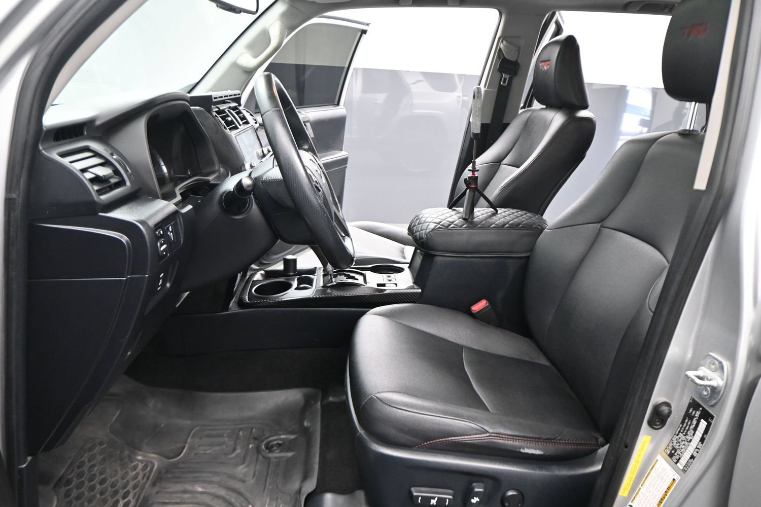 Used 2018 Toyota 4Runner TRD Off-Road Premium AWD/4WD image 23