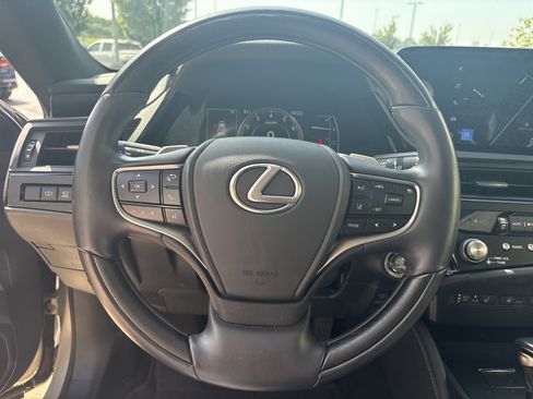 Used 2025 Lexus ES 350 w/ Accessory Package (Z2) FWD image 18