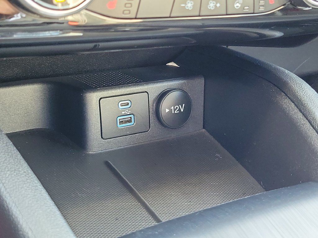 Used 2022 Ford Escape Titanium w/ Class II Trailer Tow Package AWD/4WD image 26