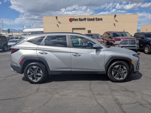 Certified 2025 Hyundai Tucson SEL AWD/4WD image 2