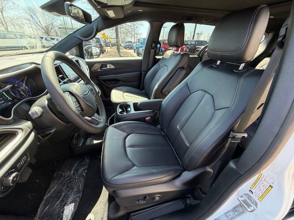 New 2026 Chrysler Pacifica Select FWD image 15