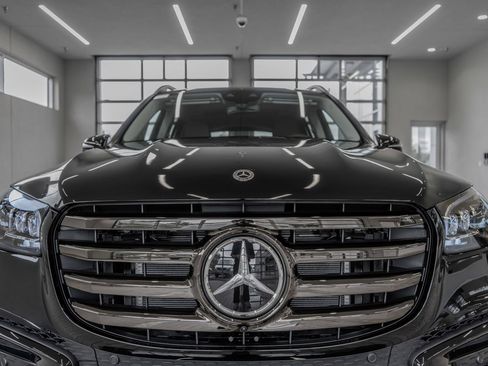 Used 2026 Mercedes-Benz GLS 450 4MATIC image 23