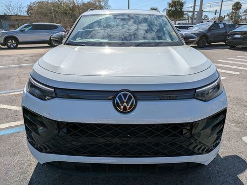 New 2026 Volkswagen Tiguan SE R-Line FWD image 10
