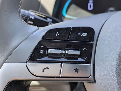 Certified 2025 Hyundai Elantra Sport image 16