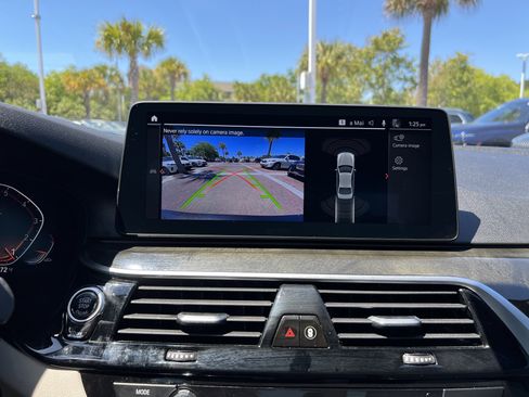 Used 2023 BMW 530i w/ Premium Package image 25