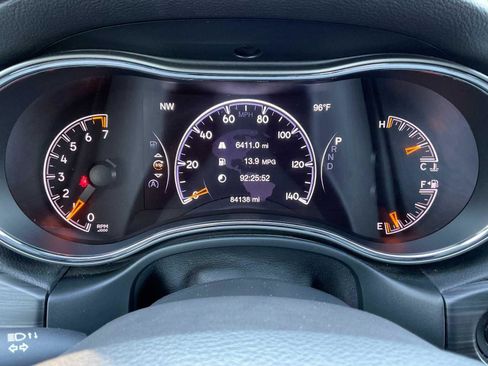 Used 2021 Jeep Grand Cherokee Laredo RWD image 18