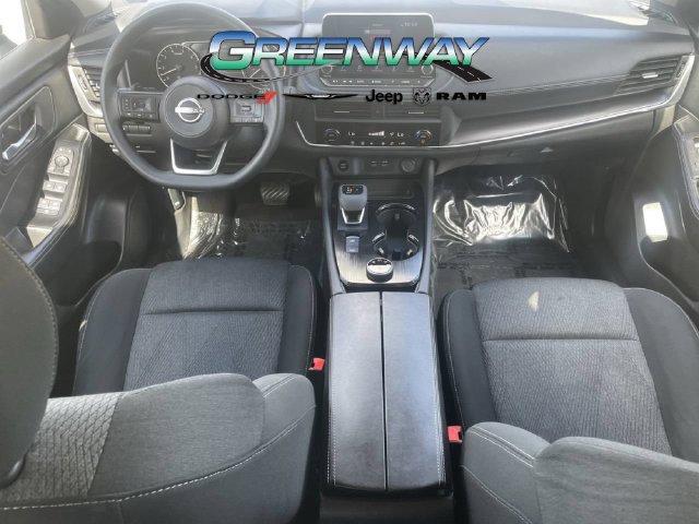 Used 2024 Nissan Rogue SV AWD/4WD image 10