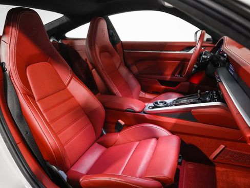 Used 2022 Porsche 911 Turbo image 19