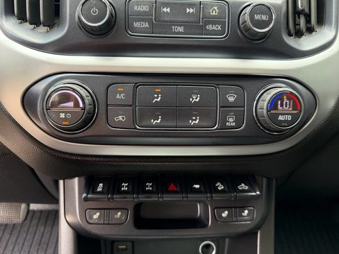 Used 2018 Chevrolet Colorado ZR2 AWD/4WD image 40