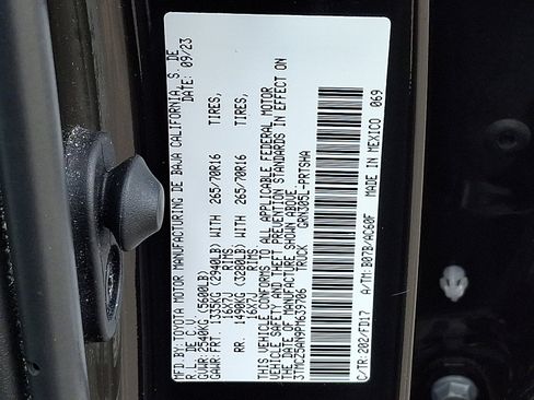 Used 2023 Toyota Tacoma TRD Off-Road image 28