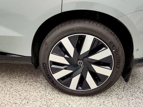 Used 2025 Volvo EX90 Ultra AWD/4WD image 9