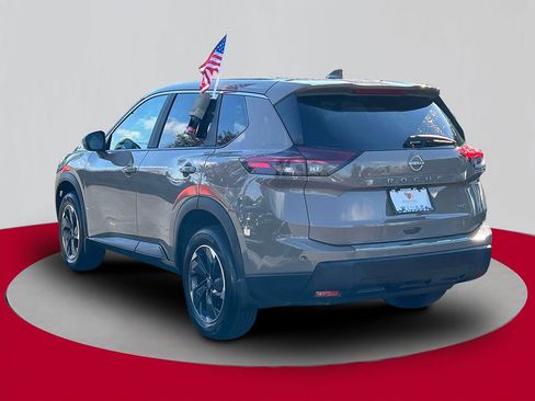 Used 2025 Nissan Rogue SV image 7