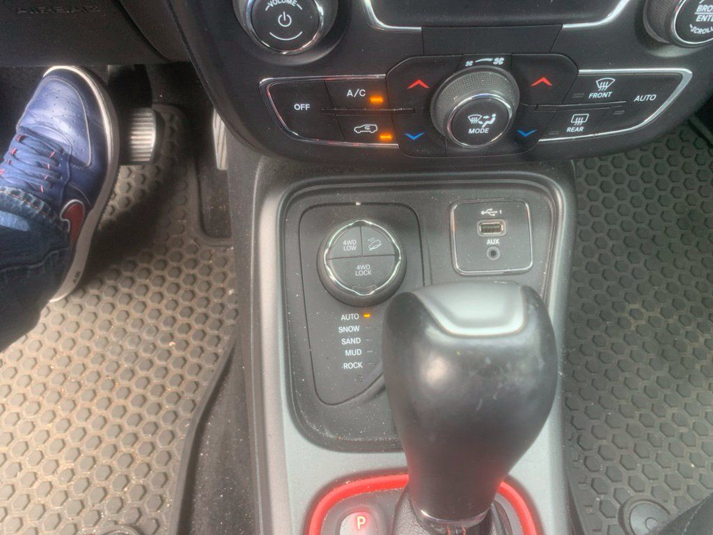 Used 2019 Jeep Compass Trailhawk AWD/4WD image 22