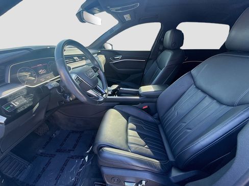 Used 2023 Audi e-tron S Premium Plus image 19