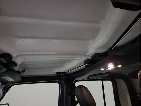 Used 2022 Jeep Gladiator Sport image 9