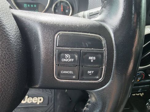 Used 2015 Jeep Wrangler Unlimited Sahara w/ Connectivity Group AWD/4WD image 26