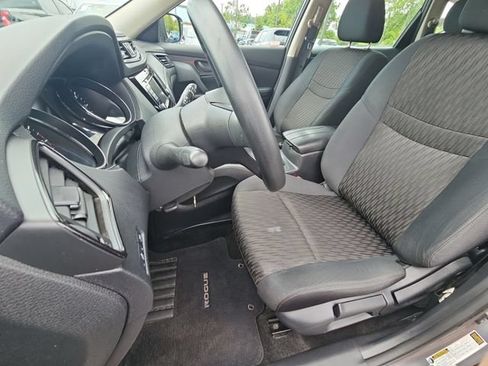 Used 2019 Nissan Rogue S AWD/4WD image 12