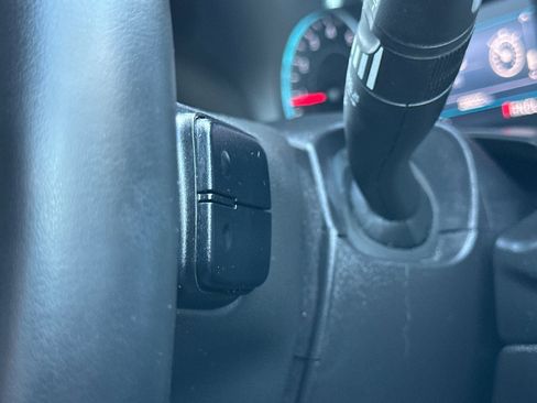 Used 2024 Chevrolet Equinox LT image 39