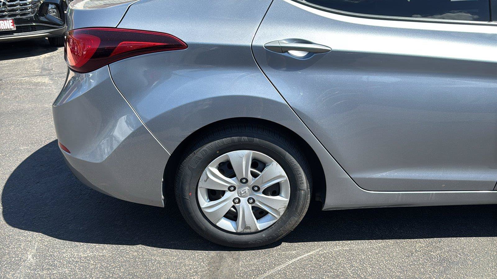 Used 2016 Hyundai Elantra SE FWD image 6