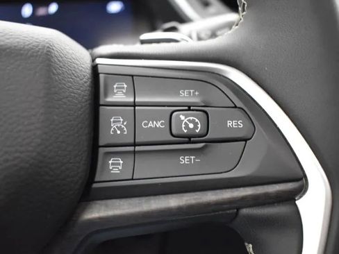 Used 2024 Jeep Grand Cherokee L Limited w/ Luxury Tech Group II image 25