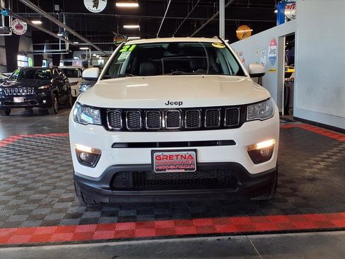 Used 2021 Jeep Compass Latitude image 2