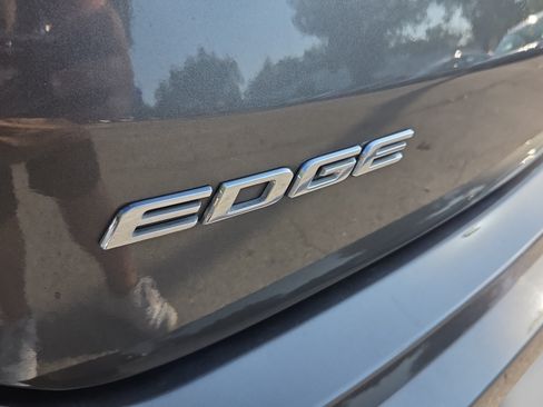 Used 2020 Ford Edge SEL FWD image 29