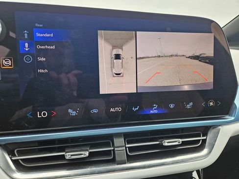 Used 2025 Chevrolet Equinox EV LT image 12