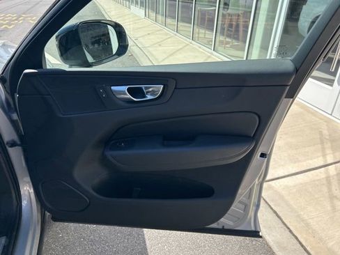 Certified 2025 Volvo XC60 B5 Plus AWD/4WD image 14