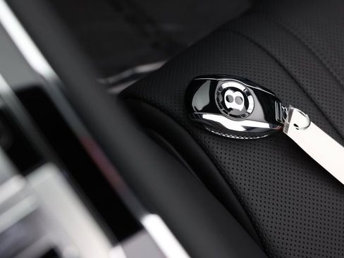 Used 2025 Bentley Continental GTC image 30