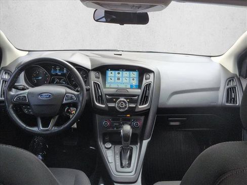 Used 2017 Ford Focus SEL w/ Cold Weather Package image 18