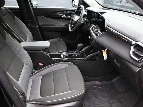 Certified 2025 Chevrolet TrailBlazer LS image 26