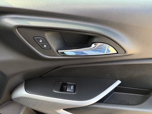Used 2024 Chevrolet Trax RS w/ Driver Confidence Package FWD image 26