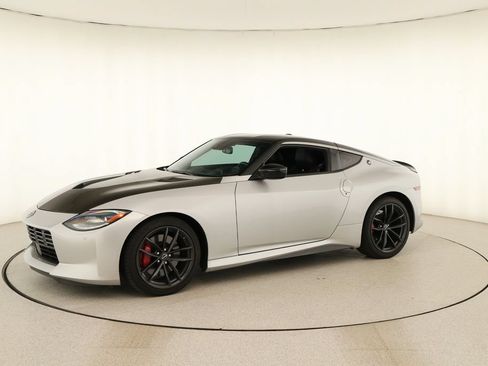 Used 2024 Nissan Z Performance w/ Floor Mat Package RWD image 13